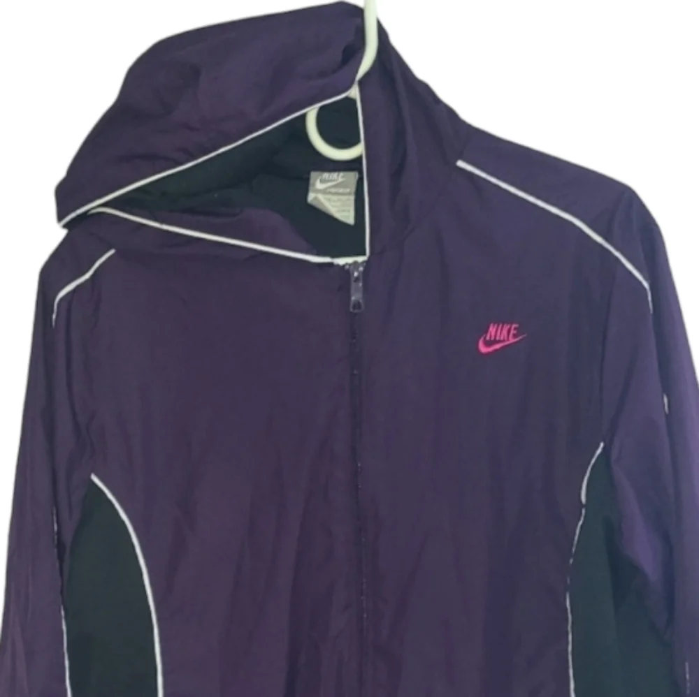 NIKE SPORTSWEAR XL dark purplewindbreaker jacket EUC‎
